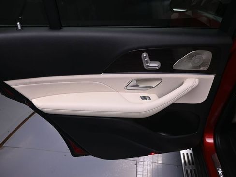 Used 2022 Mercedes-Benz GLS 450 4MATIC image 31