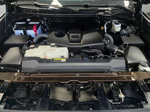 Used 2022 Toyota Tundra Limited image 10