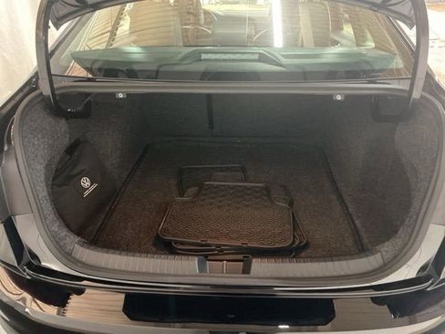 Certified 2023 Volkswagen Jetta SE image 5