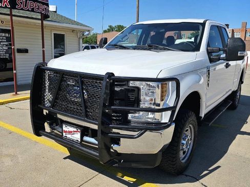 Used 2018 Ford F250 XL w/ Power Equipment Group AWD/4WD image 1