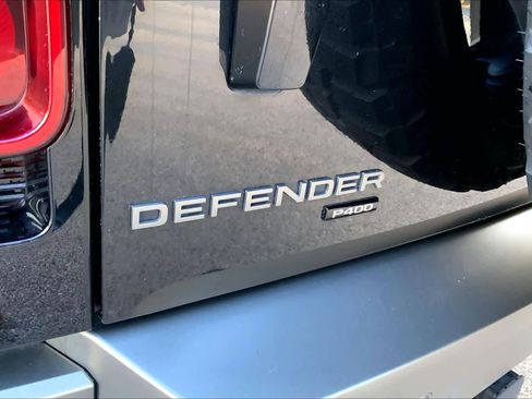 Used 2022 Land Rover Defender 110 X-Dynamic SE image 29