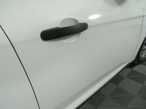 Used 2018 Ford Focus S image 30