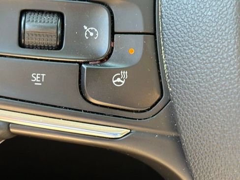 Used 2023 Buick Envision Avenir AWD/4WD image 23