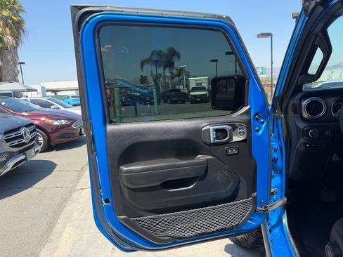 Used 2023 Jeep Wrangler Unlimited Rubicon 4xe AWD/4WD image 11