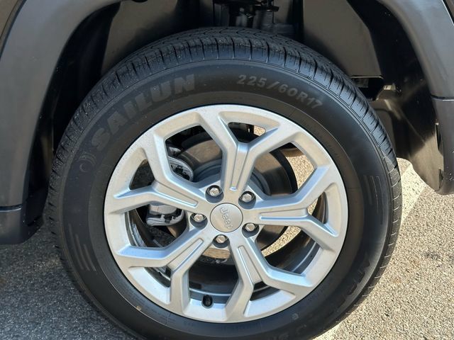 Used 2024 Jeep Compass Latitude AWD/4WD image 33