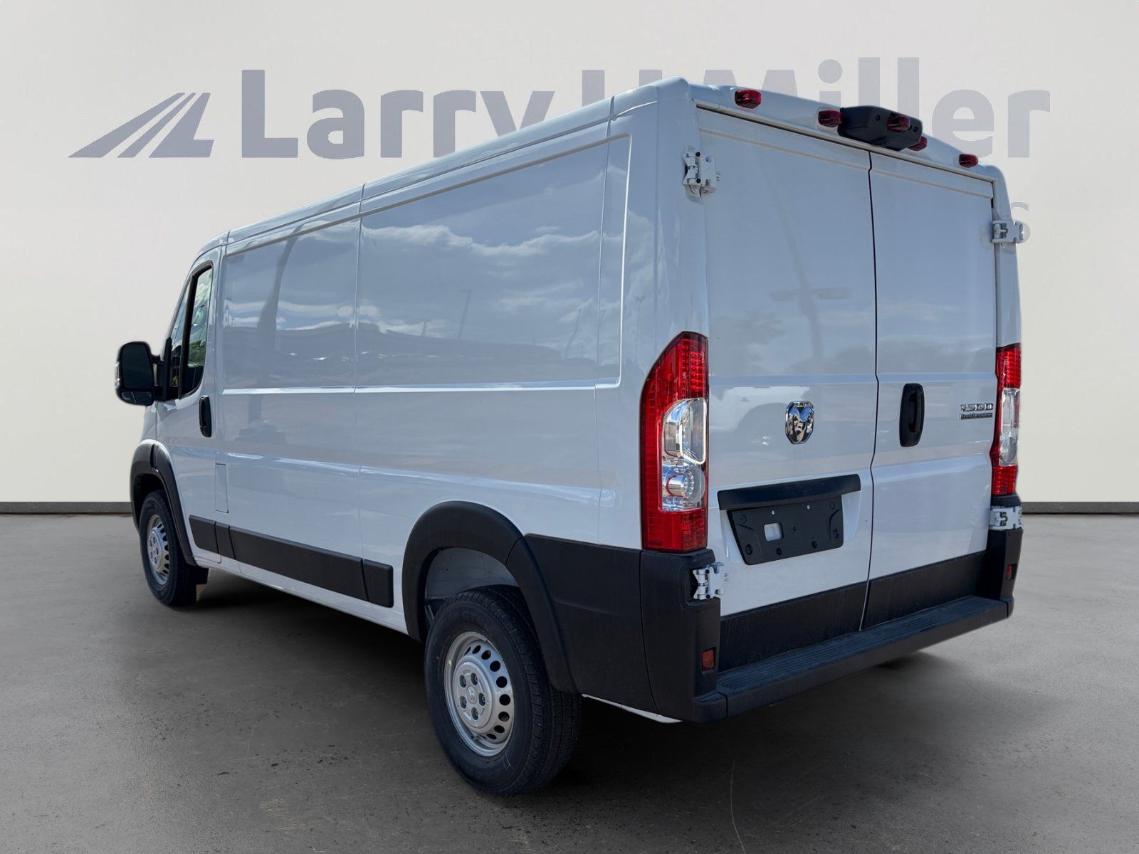 New 2026 RAM ProMaster 1500 w/ Convenience Group FWD image 4