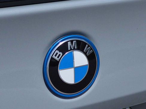 Used 2026 BMW i5 eDrive40 AWD/4WD image 11