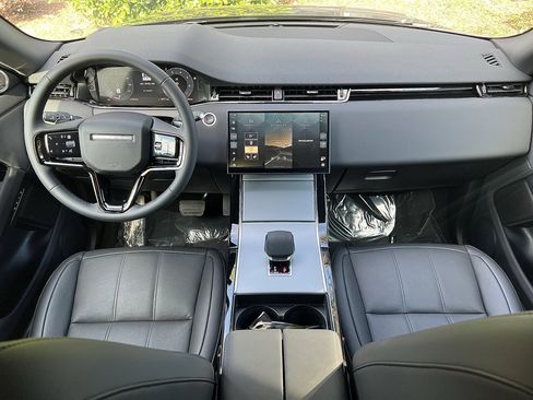 Used 2025 Land Rover Range Rover Evoque S image 34