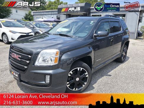 Used 2017 GMC Terrain SLE w/ Technology Package FWD image 1