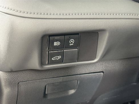 Certified 2024 Toyota Highlander XLE image 14