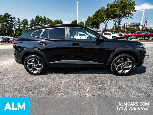 Used 2024 Chevrolet Trax LT image 11