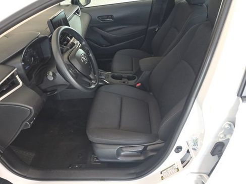 Used 2025 Toyota Corolla LE FWD image 12