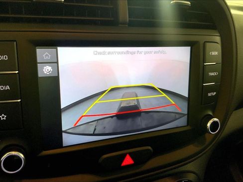Certified 2025 Kia Soul LX w/ LX Technology Package FWD image 21