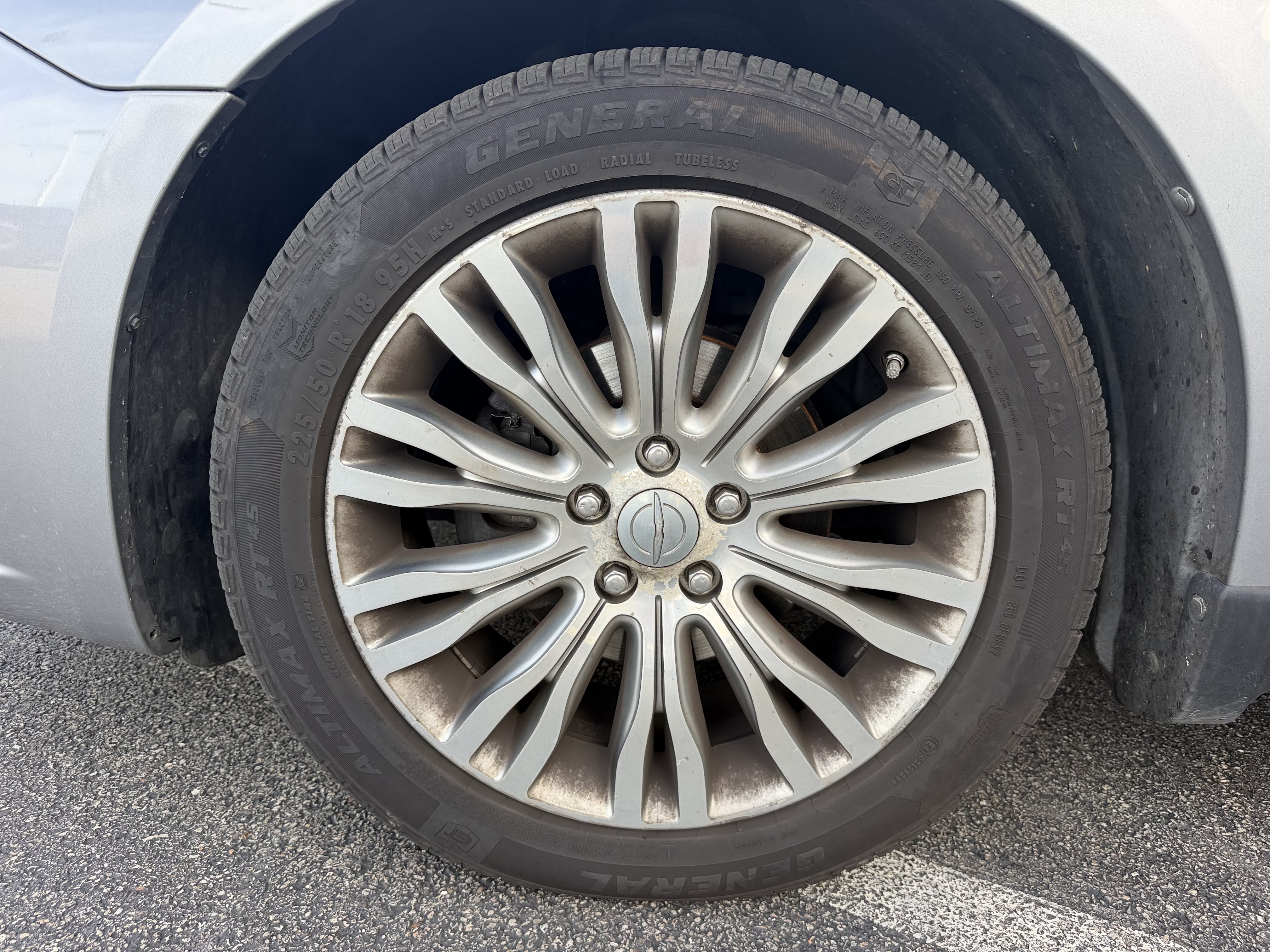 Used 2013 Chrysler 200 Limited FWD image 10