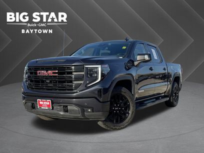 Used 2025 GMC Sierra 1500 Elevation w/ Elevation Premium Package