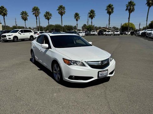Used 2015 Acura ILX w/ Technology Package FWD image 3