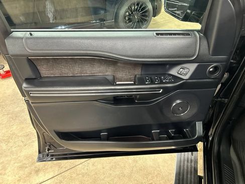 Certified 2019 Ford Expedition Limited AWD/4WD image 15