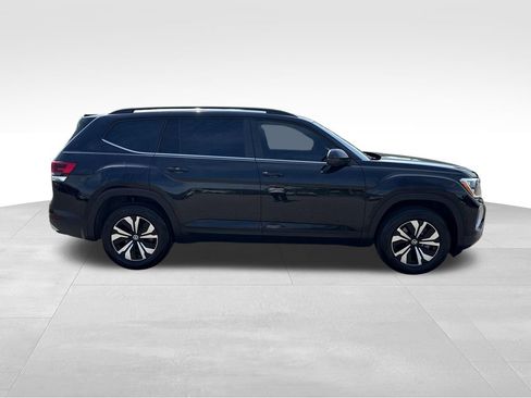 Used 2025 Volkswagen Atlas SE FWD image 7