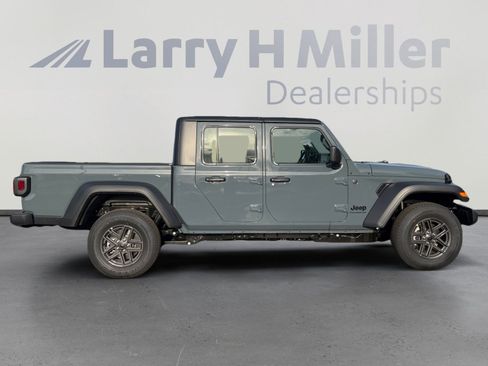 New 2026 Jeep Gladiator Sport image 6