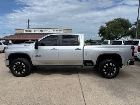 Used 2020 Chevrolet Silverado 2500 LT w/ Texas Edition AWD/4WD image 4
