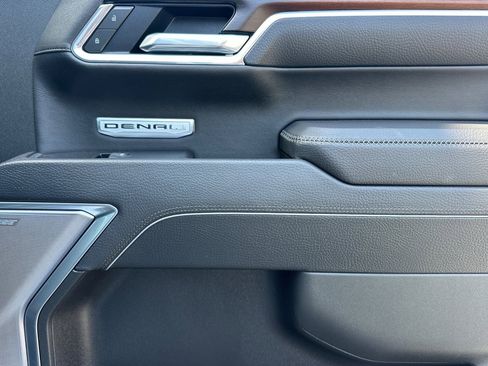 Used 2025 GMC Sierra 1500 Denali w/ Denali Reserve Package image 20