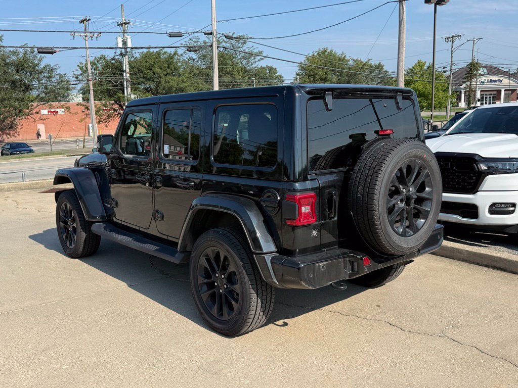 Used 2022 Jeep Wrangler Unlimited Sahara AWD/4WD image 8