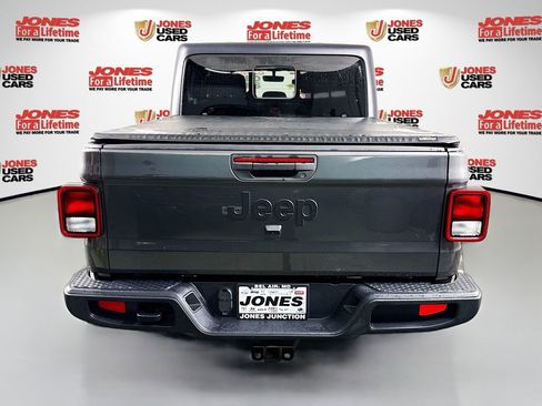 Used 2022 Jeep Gladiator Sport image 16