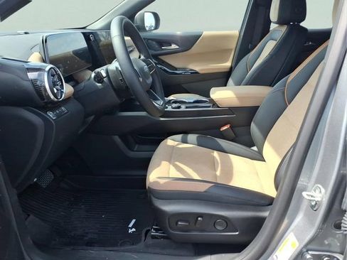 New 2026 Chevrolet Equinox ACTIV w/ LPO, Floor Liner Package image 16