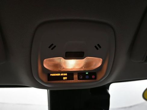 Used 2025 Chevrolet Trax LT image 27