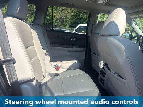 Used 2022 Honda Pilot Touring image 16