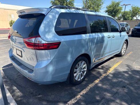 Used 2017 Toyota Sienna XLE w/ XLE Navigation Package AWD/4WD image 5