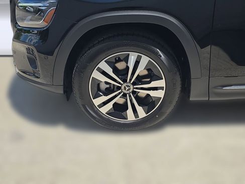 New 2025 Mercedes-Benz GLB 250 image 11