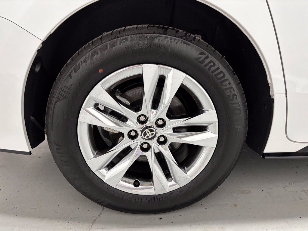 Used 2026 Toyota Sienna Limited FWD image 71