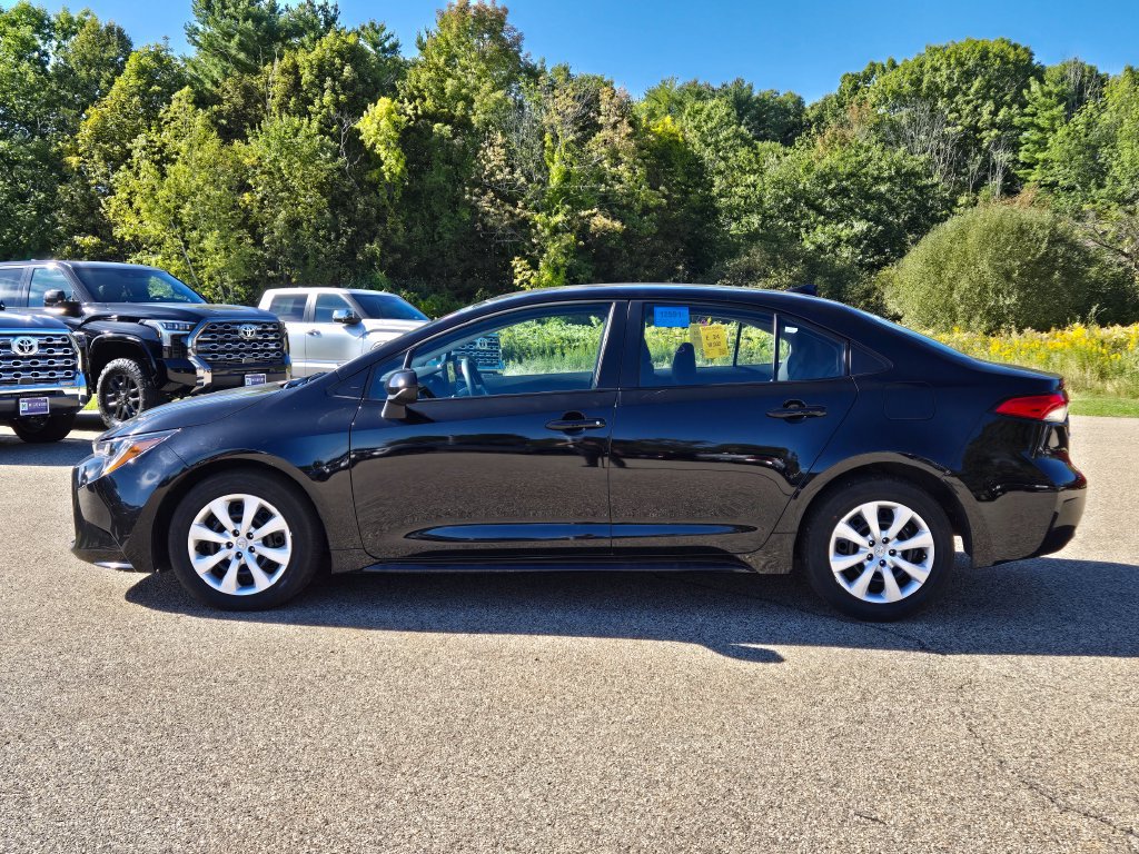 Used 2026 Toyota Corolla LE FWD image 2