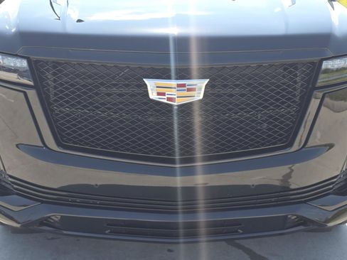 Certified 2023 Cadillac Escalade Sport RWD image 8