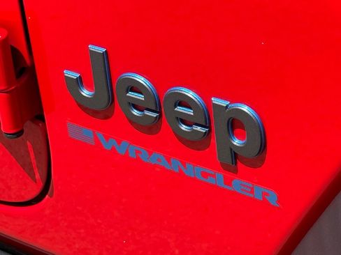 Used 2023 Jeep Wrangler Unlimited Rubicon 4xe AWD/4WD image 6