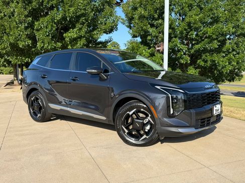 Used 2026 Kia Sportage EX FWD image 1