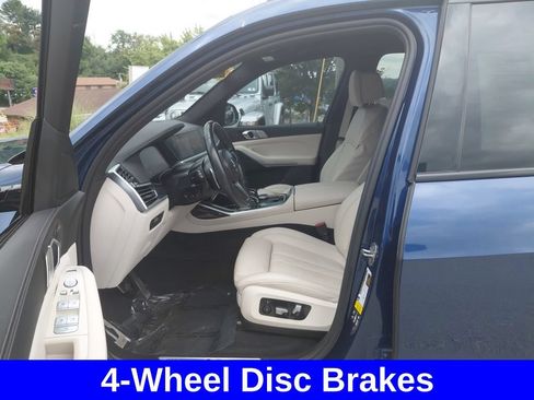 Used 2022 BMW X7 xDrive40i w/ M Sport Package AWD/4WD image 25