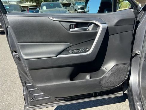 Used 2025 Toyota RAV4 XLE FWD image 17