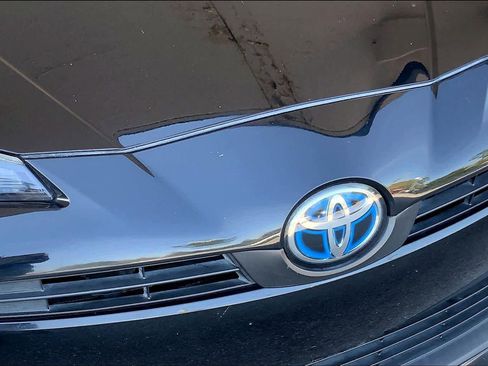 Used 2022 Toyota Prius L Eco image 32