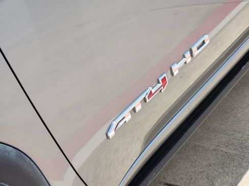Used 2025 GMC Sierra 2500 AT4 w/ AT4 Premium Plus Package AWD/4WD image 10