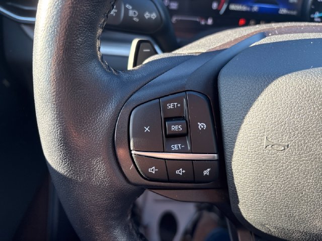 Used 2020 Ford Explorer XLT w/ Equipment Group 202A AWD/4WD image 11