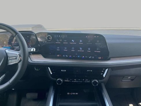 New 2026 Chevrolet Suburban High Country AWD/4WD image 12