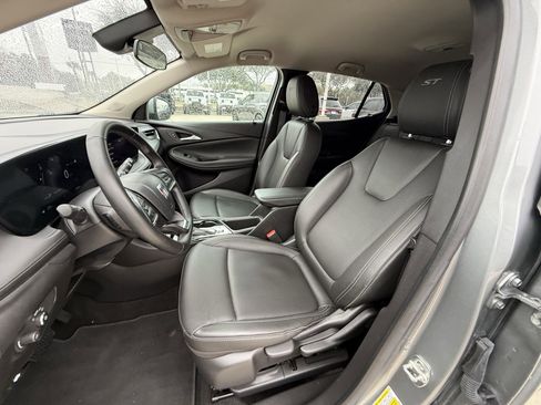 Used 2024 Buick Encore GX Sport Touring image 27
