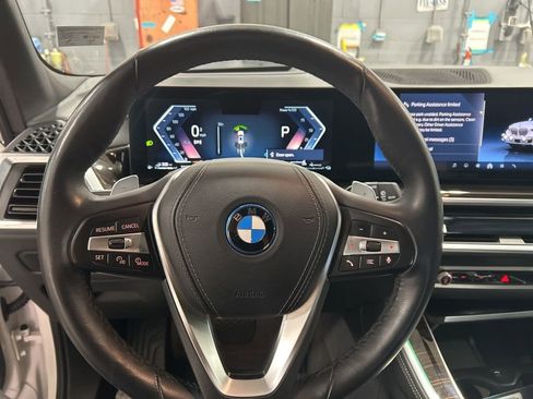 Used 2025 BMW X5 xDrive50e image 14