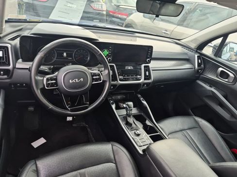 Used 2022 Kia Sorento S FWD image 5