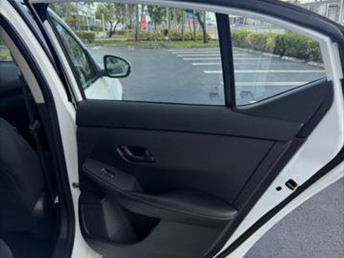 Used 2024 Nissan Sentra SV FWD image 19