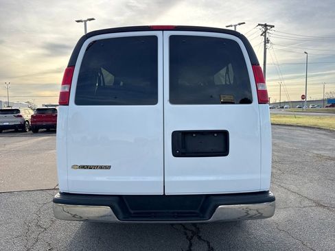 Used 2024 Chevrolet Express 3500 LT w/ LT Preferred Equipment Group RWD image 5