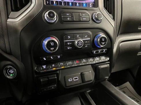 Used 2023 GMC Sierra 3500 Denali w/ Denali Black Diamond Edition AWD/4WD image 39