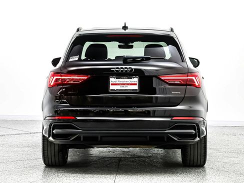 Used 2022 Audi Q3 2.0T Premium Plus w/ Premium Plus Package AWD/4WD image 3